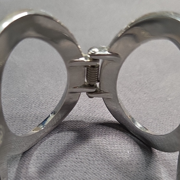 Chic Open Heart Silver Ring - Picture 4 of 5